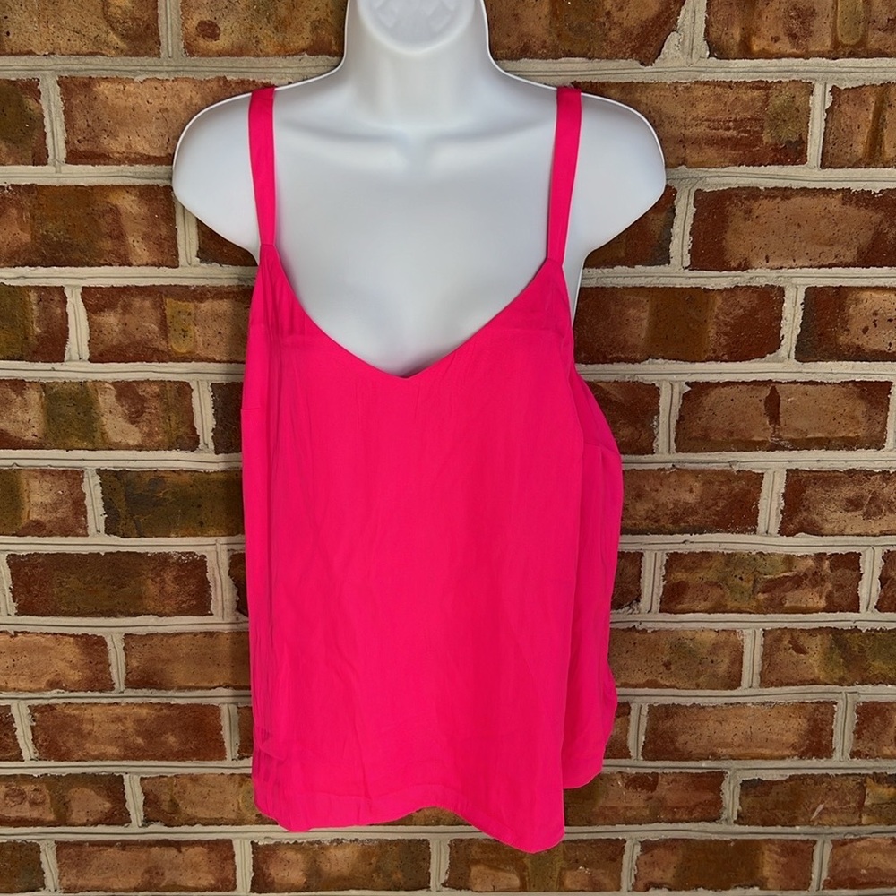NWT Lilly Pulitzer Pink Palms Women's dressy blouse tank Top. Size 8 - Picture 1 of 10